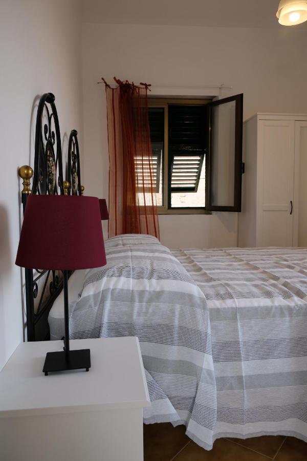 Countryhouse Traversa Du Furnu Imperia Buitenkant foto